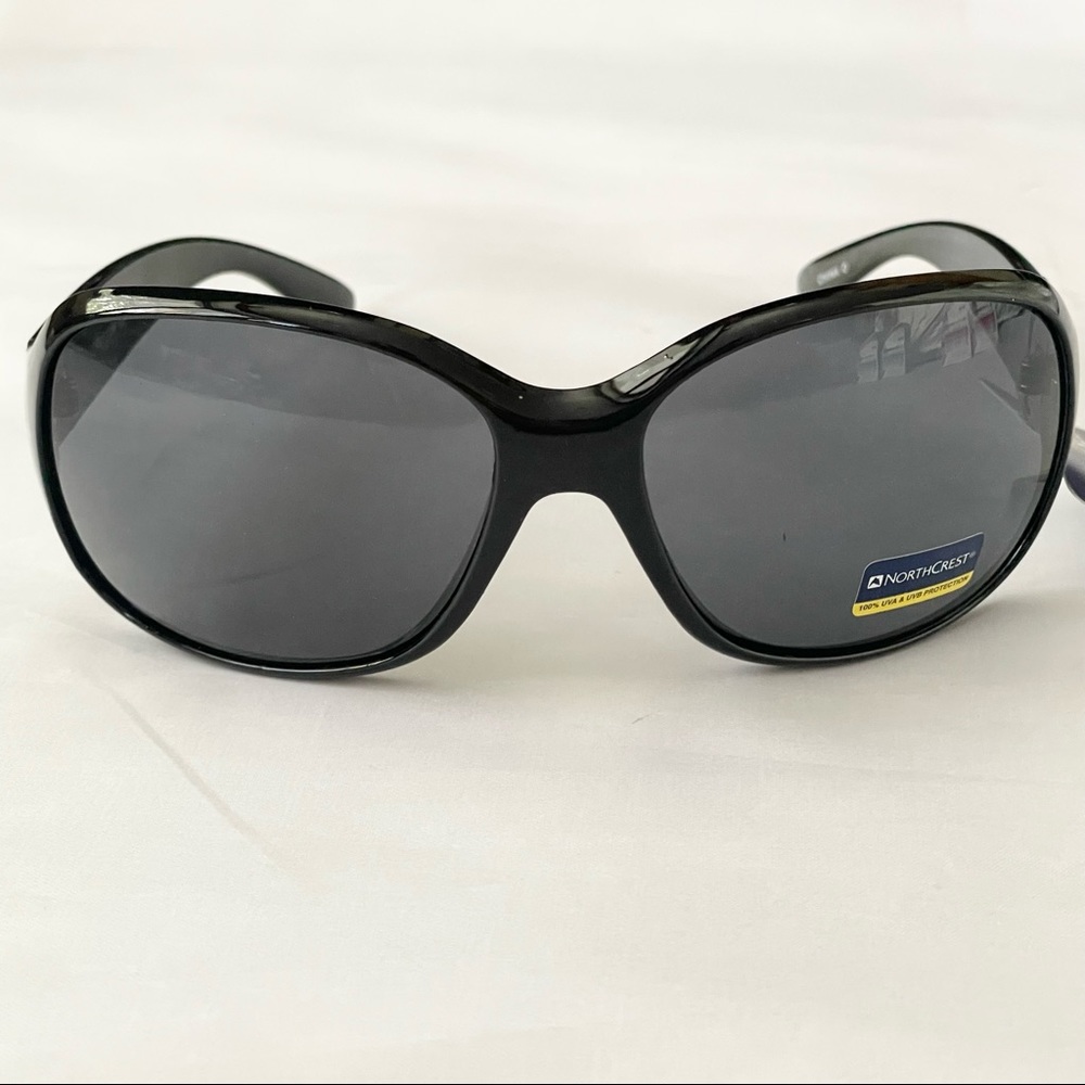 Classic black frame sunglasses with uva uvb protection